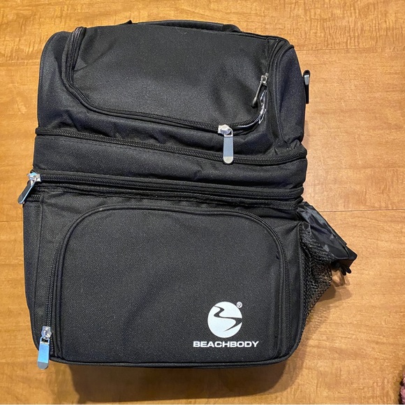 Beachbody Handbags - Beachbody® Insulated Lunch Tote Bag